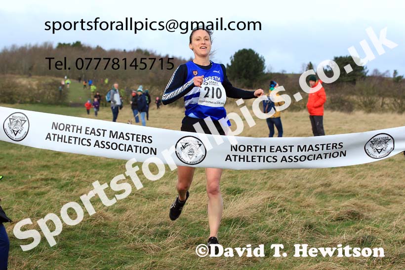 Womens and mens 35 to 65 plus, 2022 NEMAA Open Cross Country Champs., Wallsend, Tyne and Wear. Photo: David T. Hewitson/Sports for All Pics